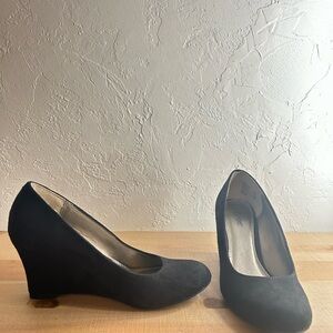 Elegant Black Wedge Heels